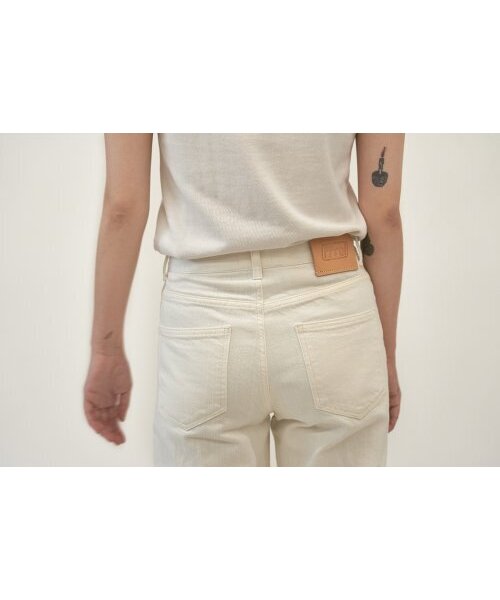 ffroi（プルア）の「オーガニックホワイトジーンズ（デニムパンツ・レディース・その他・LARGE）」の4枚目の写真
