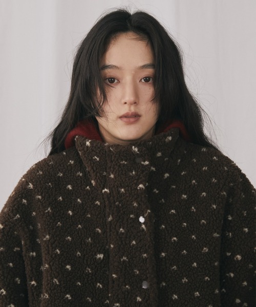 MERLOT（メルロー）の「ハートドット柄ボアジップブルゾン（ブルゾン・レディース・ブラウン/チャコールグレー・FREE）」の2枚目の写真