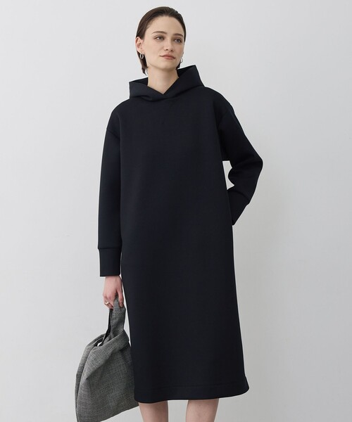 ICB(アイシービー)の「ソフトダンボール フーディ ワンピース(ワンピース・レディース・ライトイエロー系/ブラック系・X-SMALL/SMALL/MEDIUM)」の2枚目の写真