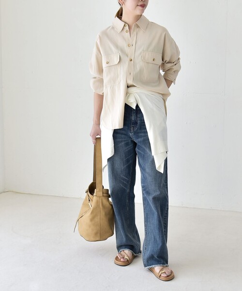 quaranciel(カランシエル)の「quaranciel:〈洗濯機可能〉フィブリル レギュラーカラー シャツ(シャツ/ブラウス・レディース・オリーブ/ベージュ・ONE SIZE)」の3枚目の写真