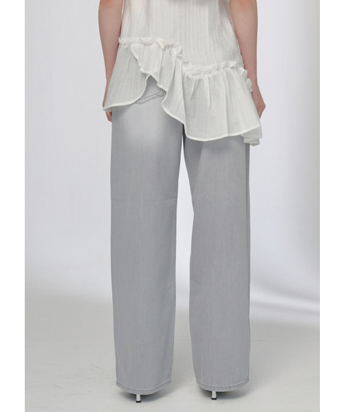 BUTTON UP(ボタンアップ)の「グレーウォッシュワイドデニムパンツ(デニムパンツ・レディース・その他・MEDIUM/LARGE/SMALL)」の5枚目の写真