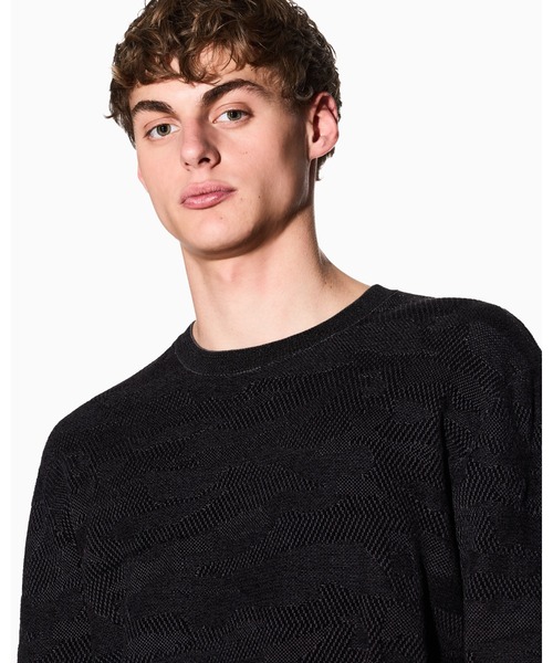 ARMANI EXCHANGE(アルマーニエクスチェンジ)の「【A|X アルマーニ エクスチェンジ】オールオーバージャカードカモフラージュ コットンニットプルオーバー(ニット/セーター・メンズ・ブラック・LARGE/SMALL/X-LARGE/X-SMALL/MEDIUM)」の3枚目の写真