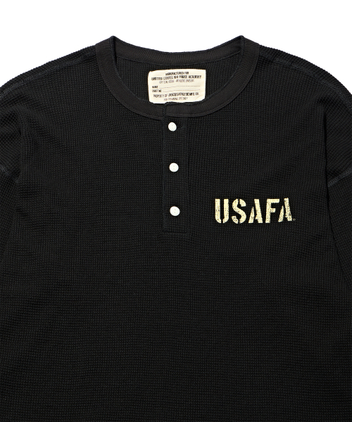 DISCUS ATHLETIC(ディスカス アスレチック)の「USAFAロゴワッフルヘンリーネックロングスリーブTシャツブラック(Tシャツ/カットソー・レディース・その他・MEDIUM/LARGE/X-LARGE)」の5枚目の写真