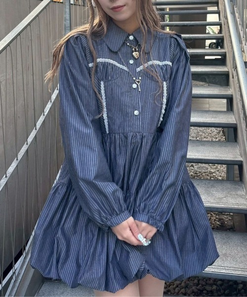 Candy Stripper（キャンディストリッパー）の「STRIPE ビスチェ ドレス（シャツワンピース・レディース・ブラック/ライトブルー/オフホワイト・FREE）」の2枚目の写真