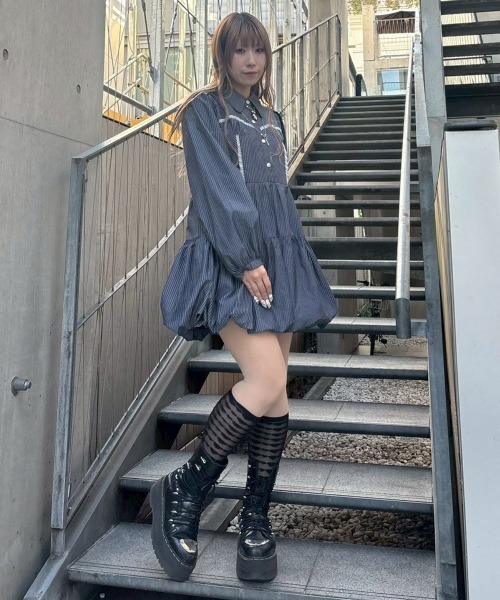 Candy Stripper（キャンディストリッパー）の「STRIPE ビスチェ ドレス（シャツワンピース・レディース・ブラック/ライトブルー/オフホワイト・FREE）」の22枚目の写真