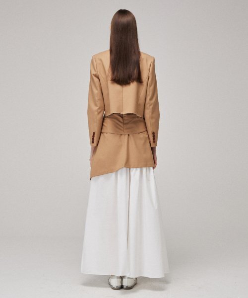 MMAM(ムアム)の「Double cropped blazer(テーラードジャケット・レディース・ベージュ・FREE)」の4枚目の写真