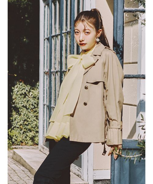 LILY BROWN（リリーブラウン）の「クラシックミドルトレンチコート（トレンチコート・レディース・グレイッシュベージュ/ベージュ/ネイビー・F）」の4枚目の写真