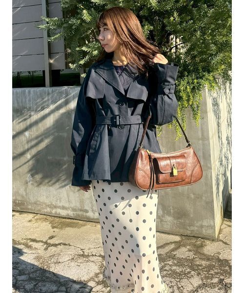 LILY BROWN（リリーブラウン）の「クラシックミドルトレンチコート（トレンチコート・レディース・グレイッシュベージュ/ベージュ/ネイビー・F）」の19枚目の写真