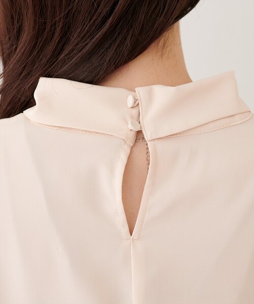 natural couture(ナチュラルクチュール)の「リボンタイパール釦ブラウス(シャツ/ブラウス・レディース・ネイビー/サックスブルー/ピンクベージュ/アイボリー/グレー・FREE)」の16枚目の写真