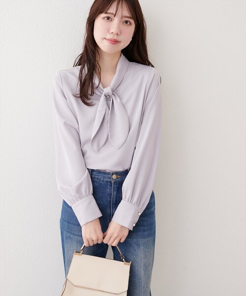 natural couture(ナチュラルクチュール)の「リボンタイパール釦ブラウス(シャツ/ブラウス・レディース・ネイビー/サックスブルー/ピンクベージュ/アイボリー/グレー・FREE)」の21枚目の写真