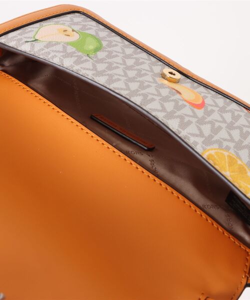 MICHAEL KORS(マイケルコース)の「SOHO SM CONV POUCHETTE XBODY クロスボディ(ショルダーバッグ・レディース・オレンジ系その他・FREE)」の4枚目の写真
