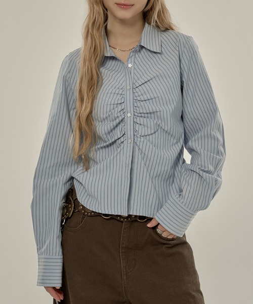 hazyl(ヘイジル)の「gather design shirt / ギャザーデザインシャツ(シャツ/ブラウス・レディース・ブルー系その他/ピンク系その他/オフホワイト・フリー)」の4枚目の写真