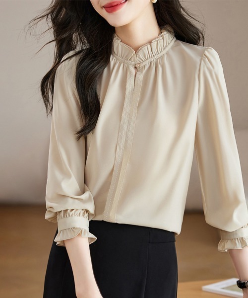 ONEP STAR(ワンピスター)の「ギャザースリーブハイネックブラウス(シャツ/ブラウス・レディース・ベージュ・MEDIUM/LARGE/X-LARGE)」の1枚目の写真
