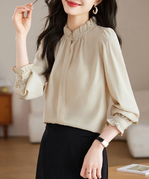 ONEP STAR(ワンピスター)の「ギャザースリーブハイネックブラウス(シャツ/ブラウス・レディース・ベージュ・MEDIUM/LARGE/X-LARGE)」の3枚目の写真