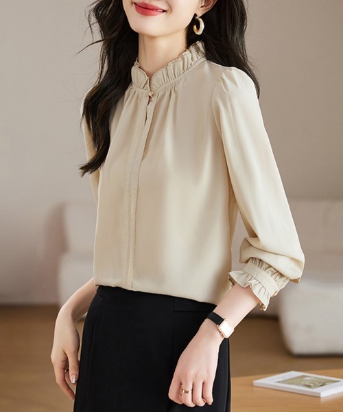 ONEP STAR(ワンピスター)の「ギャザースリーブハイネックブラウス(シャツ/ブラウス・レディース・ベージュ・MEDIUM/LARGE/X-LARGE)」の6枚目の写真