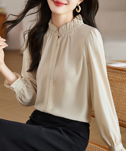 ONEP STAR(ワンピスター)の「ギャザースリーブハイネックブラウス(シャツ/ブラウス・レディース・ベージュ・MEDIUM/LARGE/X-LARGE)」の7枚目の写真