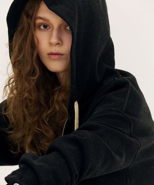 JEANASIS（ジーナシス）の「【Champion別注】インディゴブラックZIPパーカー/594295（パーカー・レディース・ブラック系その他・FREE）」の5枚目の写真