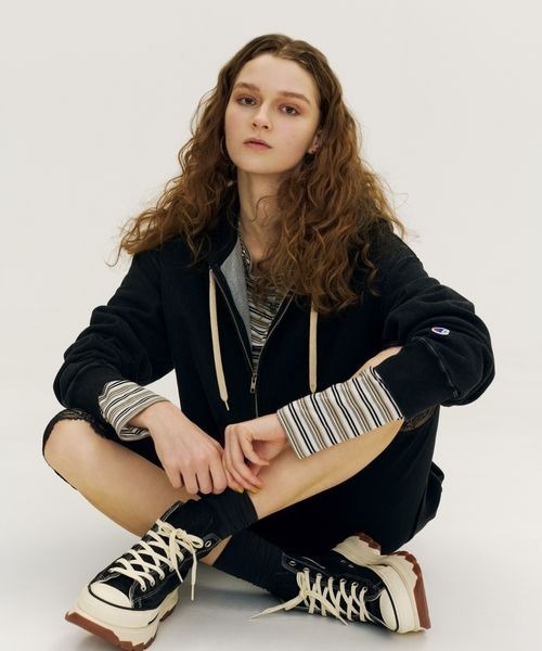 JEANASIS（ジーナシス）の「【Champion別注】インディゴブラックZIPパーカー/594295（パーカー・レディース・ブラック系その他・FREE）」の8枚目の写真