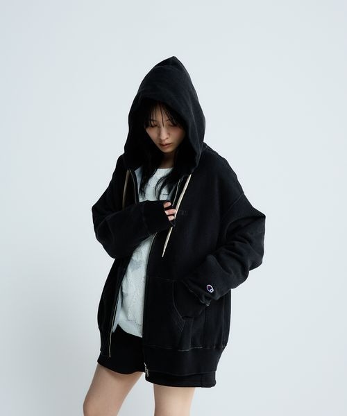 JEANASIS（ジーナシス）の「【Champion別注】インディゴブラックZIPパーカー/594295（パーカー・レディース・ブラック系その他・FREE）」の13枚目の写真