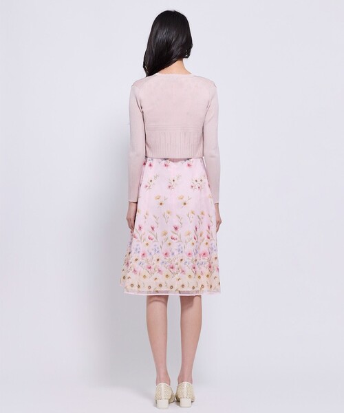 TOCCA(トッカ)の「EYELET AJISAI ボレロ(カーディガン/ボレロ・レディース・ネイビー系/アイボリー系/ピンク系/ライトグリーン系・MEDIUM/SMALL)」の11枚目の写真