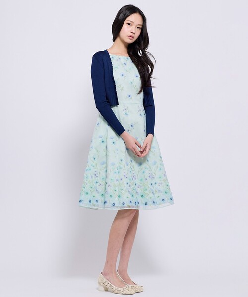TOCCA(トッカ)の「EYELET AJISAI ボレロ(カーディガン/ボレロ・レディース・ネイビー系/アイボリー系/ピンク系/ライトグリーン系・MEDIUM/SMALL)」の13枚目の写真