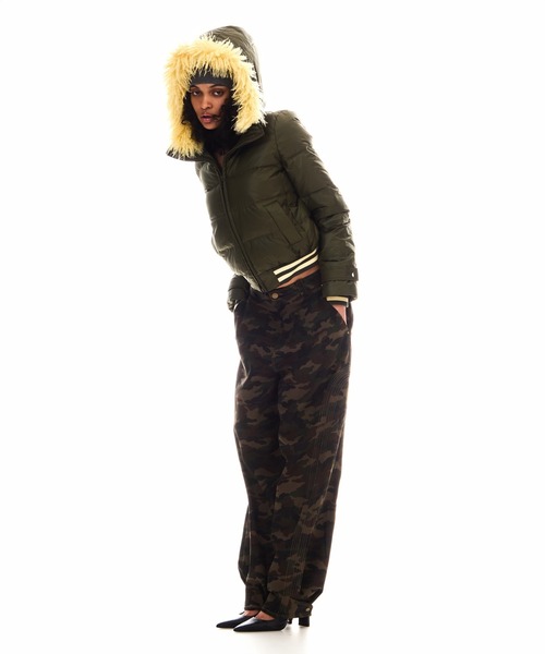 BEEDEN(ビーデン)の「STITCH DESIGN LOOSE PANTS(チノパンツ・レディース・カモフラージュ/ベージュ/レッド・SMALL/MEDIUM)」の5枚目の写真