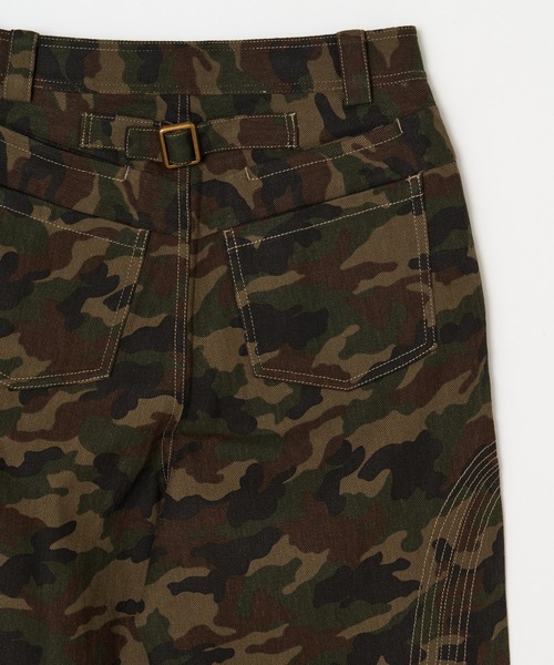 BEEDEN(ビーデン)の「STITCH DESIGN LOOSE PANTS(チノパンツ・レディース・カモフラージュ/ベージュ/レッド・SMALL/MEDIUM)」の10枚目の写真