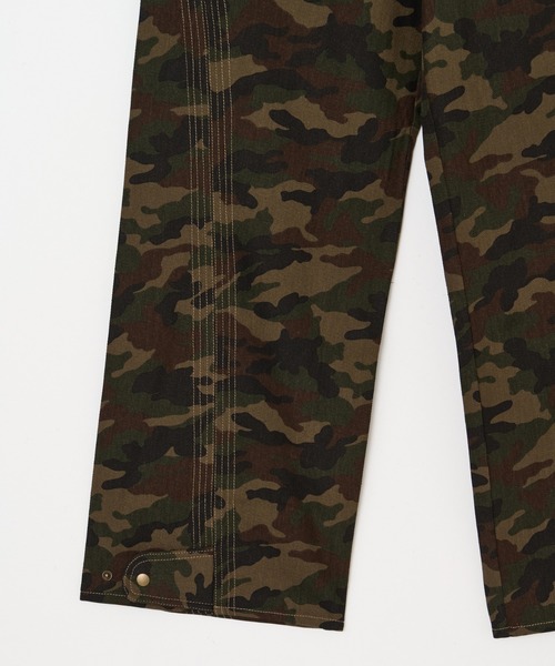 BEEDEN(ビーデン)の「STITCH DESIGN LOOSE PANTS(チノパンツ・レディース・カモフラージュ/ベージュ/レッド・SMALL/MEDIUM)」の12枚目の写真