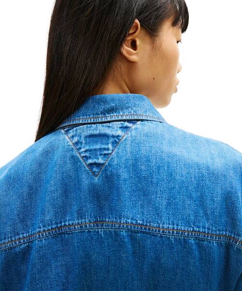 tommy jeans(トミー ジーンズ)の「シャンブレーミニシャツワンピース(ワンピース・レディース・インディゴブルー・X-SMALL/SMALL/MEDIUM)」の3枚目の写真