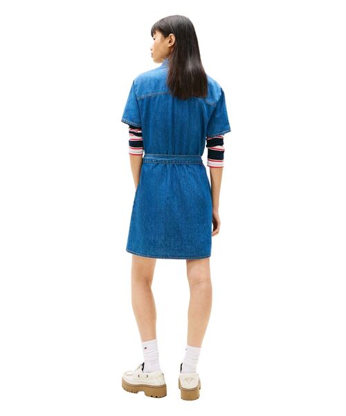 tommy jeans(トミー ジーンズ)の「シャンブレーミニシャツワンピース(ワンピース・レディース・インディゴブルー・X-SMALL/SMALL/MEDIUM)」の4枚目の写真