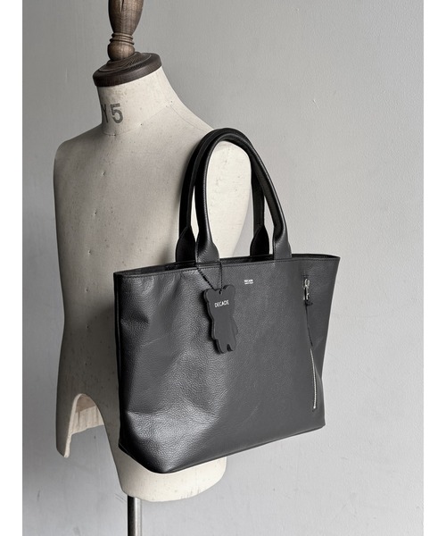 DECADE(ディケイド)の「ウォータープルーフレザーA4トートバッグ (DCD-01541)/ Water Proof Cow Lether A4 Tote Bag(トートバッグ・メンズ・ブラック系その他/ブラック・フリー)」の1枚目の写真