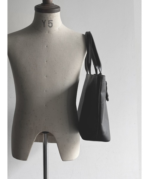 DECADE(ディケイド)の「ウォータープルーフレザーA4トートバッグ (DCD-01541)/ Water Proof Cow Lether A4 Tote Bag(トートバッグ・メンズ・ブラック系その他/ブラック・フリー)」の8枚目の写真