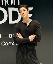 BASEMOMENT（ベースモーメント）の「イレギュラーリブヘンリーネックTシャツブラック（Tシャツ/カットソー）」