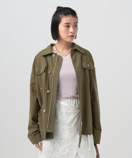 BAYFLOW(ベイフロー)の「ヘビーオックスミリタリージャケット(ブルゾン・レディース・カーキ/グレイッシュベージュ・FREE)」の2枚目の写真
