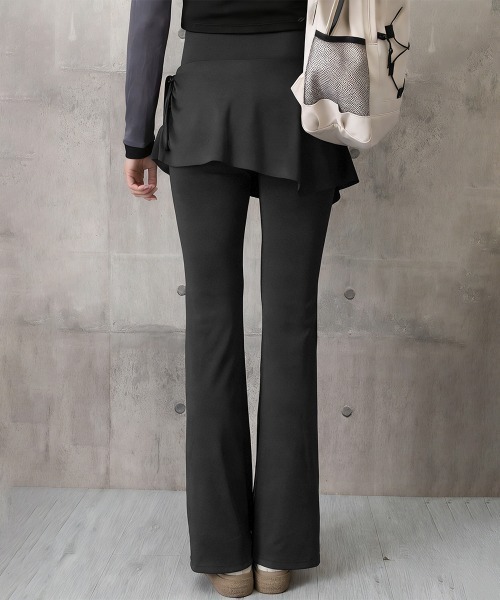 Miniministore（ミニミニストア）の「ヨガパンツ スカート付きセミフレアパンツ（スラックス・レディース・チャコールグレー/ブラック・FREE）」の16枚目の写真