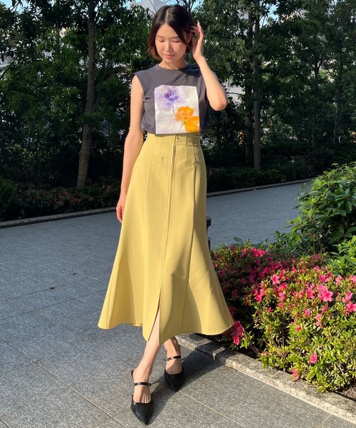 AND COUTURE(アンドクチュール)の「フロントZIPマーメイドスカート(スカート・レディース・イエロー/ベージュ/ブルー/ブラック・MEDIUM/SMALL)」の4枚目の写真