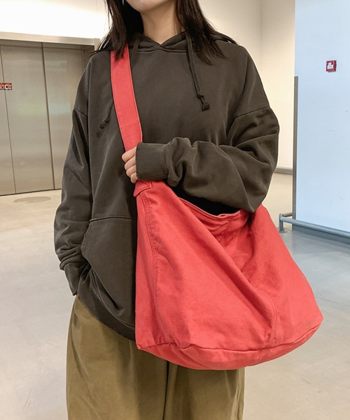 Lilamusant（リラミュゾン）の「【Lilamusant(リラミュゾン)】ニュースペーパーバッグ コットン キャンバス ヴィンテージ ショルダー（ショルダーバッグ・レディース・グリーン/ナチュラル/ブラック/レッド/イエロー系その他/グリーン系その他/カモフラージュ/ブルー/インディゴブルー/グレー・FREE）」の9枚目の写真