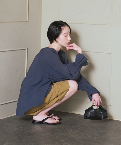 ANGEL ALARCON(アンヘルアラルコン)の「【ANGEL ALARCON】メタルオーナメントフラットトングサンダル(D62200)(サンダル・レディース・レッド/ブラック/ベージュ・38/37/36/39/35)」の4枚目の写真