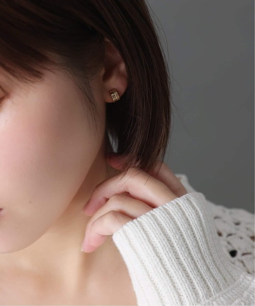 Lilas(リラ)の「《WEB限定》ハーフマットピアス K10(両耳)(ピアス(両耳用)・レディース・ゴールド・FREE)」の2枚目の写真