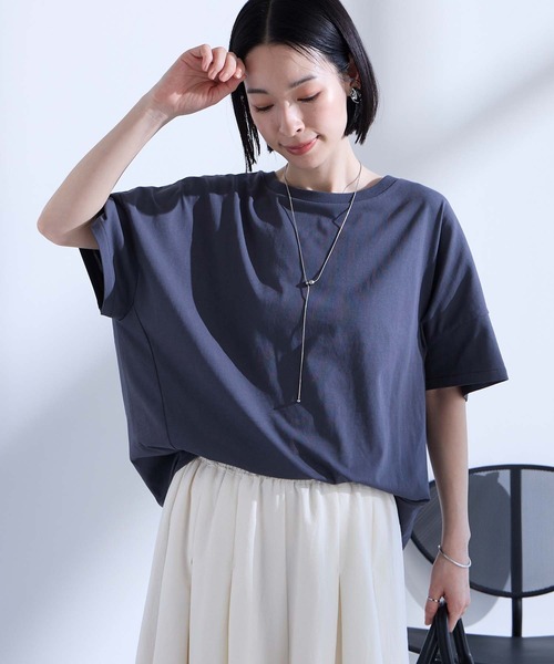 Aunely(オーネリー)の「【Aunely】ひんやり 360°きれい見え コクーンシルエット ミニマル Tシャツ <YOSOOIシリーズ>(Tシャツ/カットソー・レディース・ロイヤルブルー/イエロー系/ネイビー/ブラウン/レッド/ブラック/ライトベージュ/オフホワイト/チャコールグレー・M/L)」の4枚目の写真