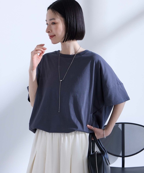 Aunely(オーネリー)の「【Aunely】ひんやり 360°きれい見え コクーンシルエット ミニマル Tシャツ <YOSOOIシリーズ>(Tシャツ/カットソー・レディース・ロイヤルブルー/イエロー系/ネイビー/ブラウン/レッド/ブラック/ライトベージュ/オフホワイト/チャコールグレー・M/L)」の12枚目の写真
