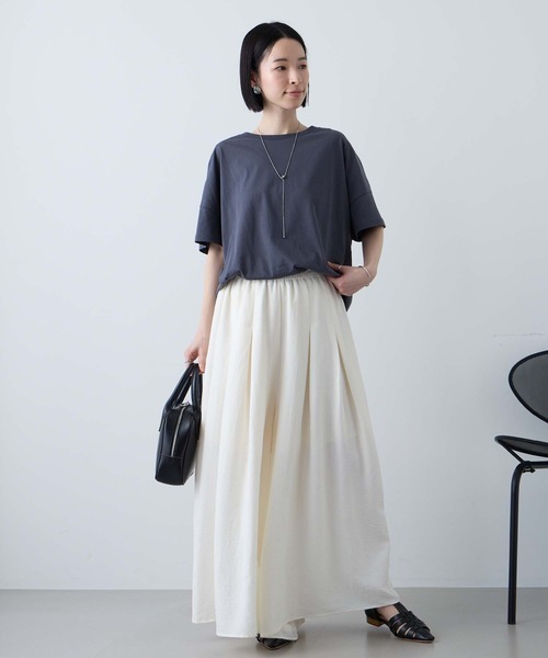 Aunely(オーネリー)の「【Aunely】ひんやり 360°きれい見え コクーンシルエット ミニマル Tシャツ <YOSOOIシリーズ>(Tシャツ/カットソー・レディース・ロイヤルブルー/イエロー系/ネイビー/ブラウン/レッド/ブラック/ライトベージュ/オフホワイト/チャコールグレー・M/L)」の14枚目の写真