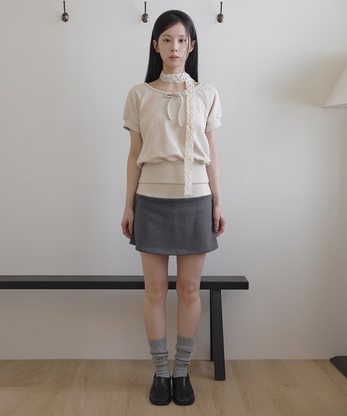 UNE MANSION(ユヌマンション)の「【UNE ORIGINAL】【セット着用可能】 オープンルーズネックフロントリボンリブ半袖トレーナースウェット(Tシャツ/カットソー・レディース・ベージュ/ネイビー・FREE)」の12枚目の写真