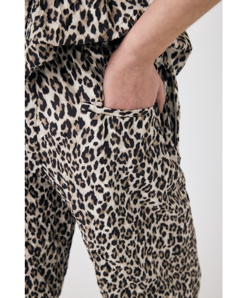 MOUSSY（マウジー）の「【EC・一部店舗限定】【セットアップ対応】CRINKLED SATIN パンツ（その他パンツ・レディース・ブラウン系その他・2/1）」の8枚目の写真