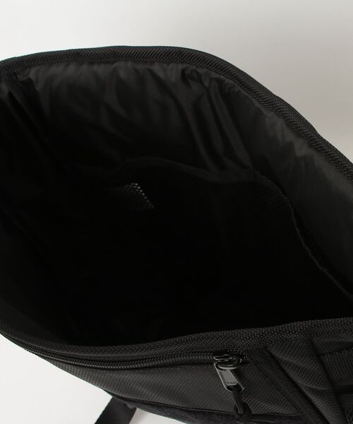 Carhartt（カーハート）の「【Carhartt WIP】PRESCOTT SHOULDER BAG（ショルダーバッグ・メンズ・ブラック・ONE SIZE）」の5枚目の写真