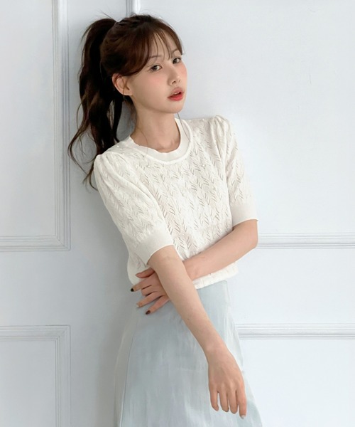 by muni:r（バイ ムニール）の「パールポイント シースルー ニットTシャツ（Tシャツ/カットソー・レディース・ホワイト/グレー・FREE）」の5枚目の写真