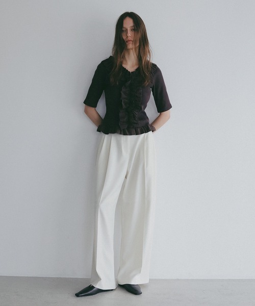 MANOF（マノフ）の「FRILL NECK RIB TOPS（Tシャツ/カットソー・レディース・ブラック/ホワイト/ブラウン・F）」の9枚目の写真