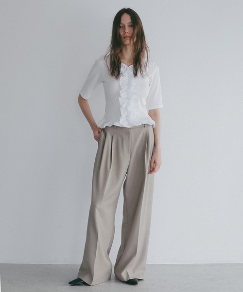 MANOF（マノフ）の「FRILL NECK RIB TOPS（Tシャツ/カットソー・レディース・ブラック/ホワイト/ブラウン・F）」の17枚目の写真