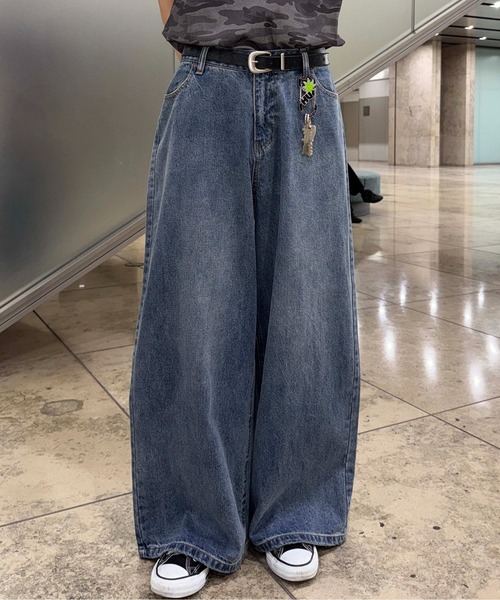 sedacle（セダクル）の「スラブケミカル加工デニム（デニムパンツ・メンズ・ブラック/インディゴブルー・LARGE/MEDIUM/SMALL）」の2枚目の写真