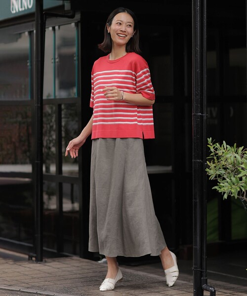 J.PRESS(ジェイプレス)の「【一枚で着映え】COTTON ACETATE DRY ニット Tシャツ(ニット/セーター・レディース・オレンジ系1/ダークブラウン系1/ベージュ系1・T13/T15)」の4枚目の写真